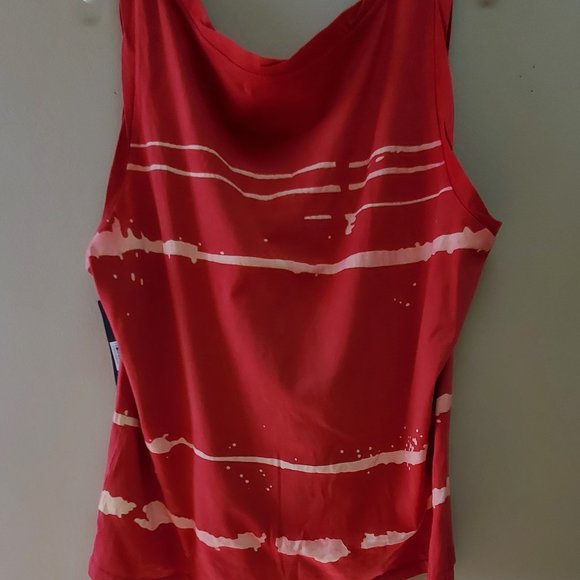 Tommy Hilfiger RUST Graphic Top - Picture 5 of 5